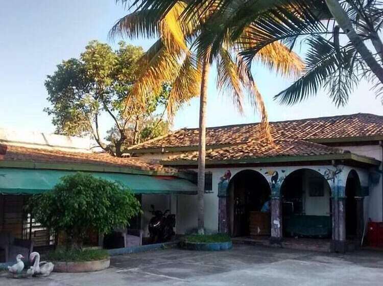 Hostal Tropicana