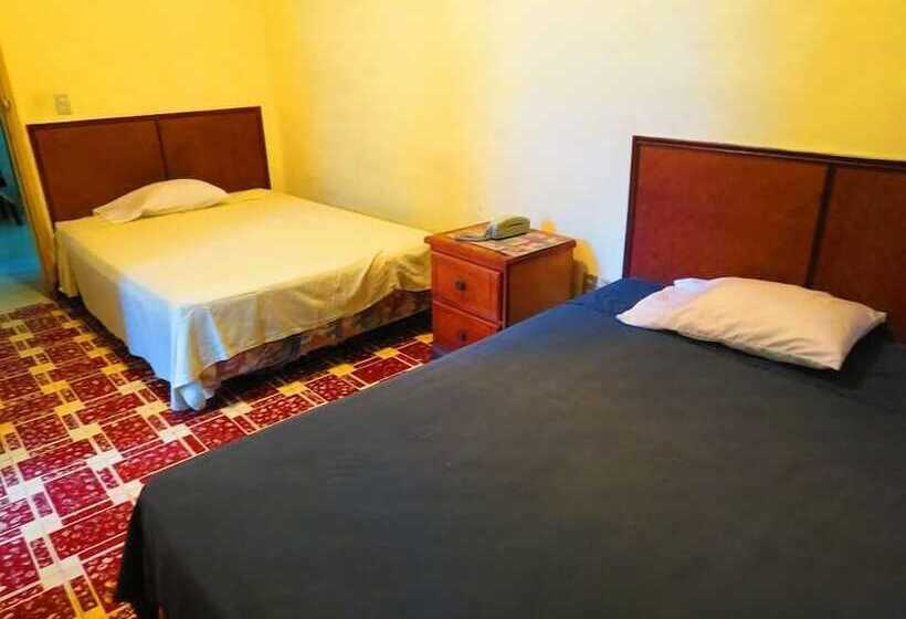 Hostal Tropicana