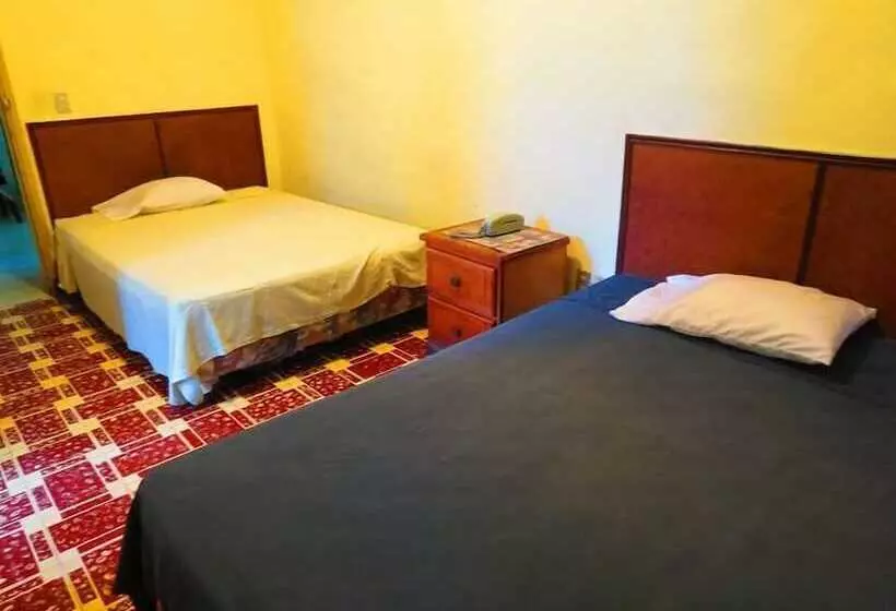 Hostal Tropicana