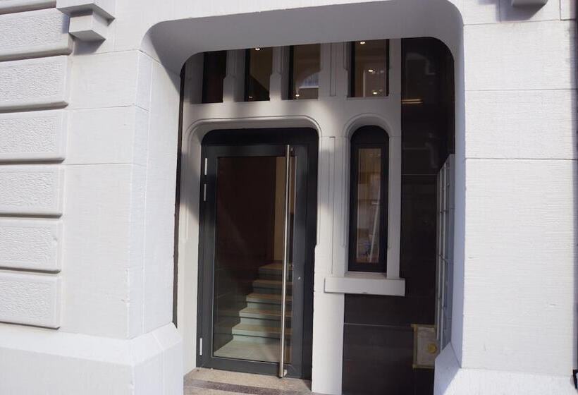 هتل Luxury Apartments By Livingdowntown