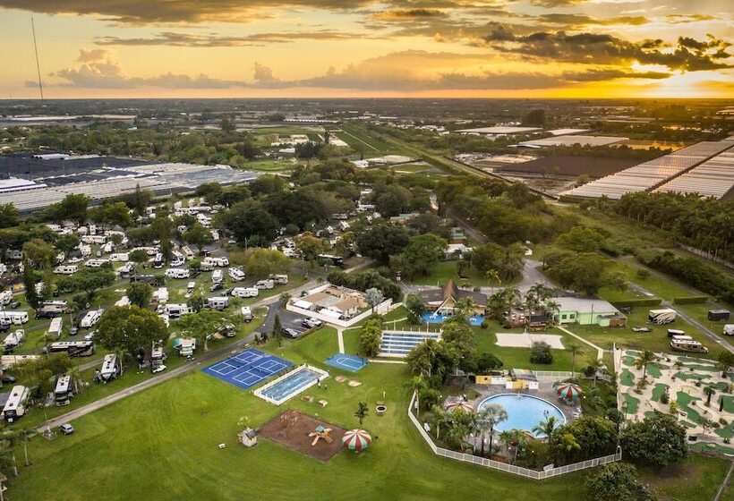 هتل Miami Everglades Rv Resort
