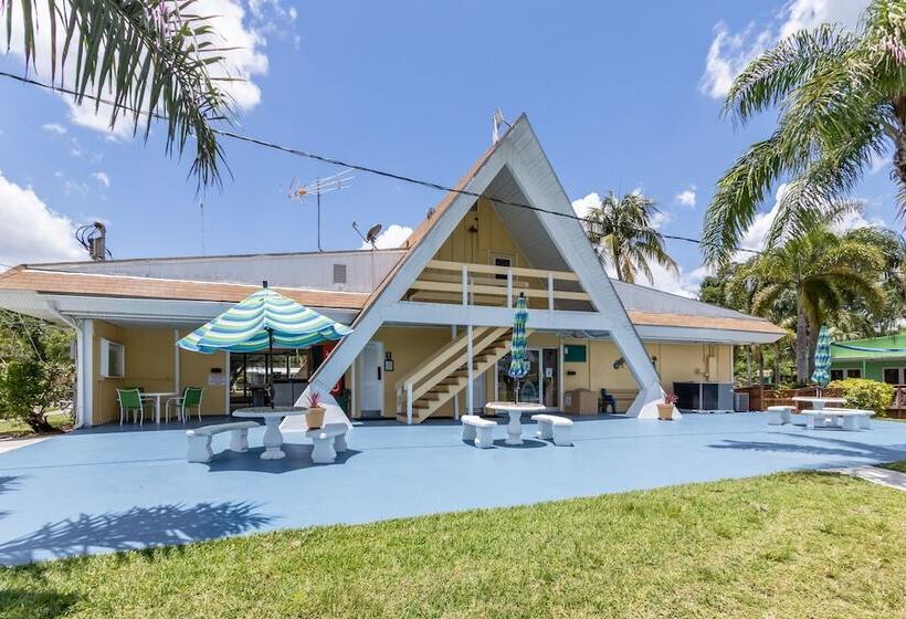 هتل Miami Everglades Rv Resort