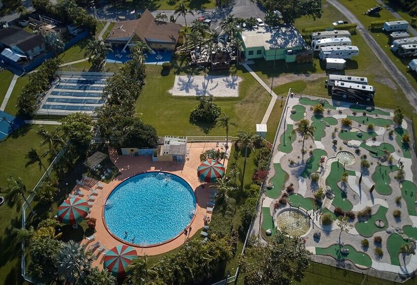 هتل Miami Everglades Rv Resort