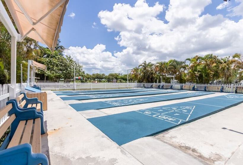 هتل Miami Everglades Rv Resort