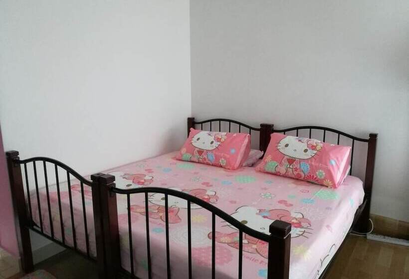 Japanese Home Hello Kitty Hostel