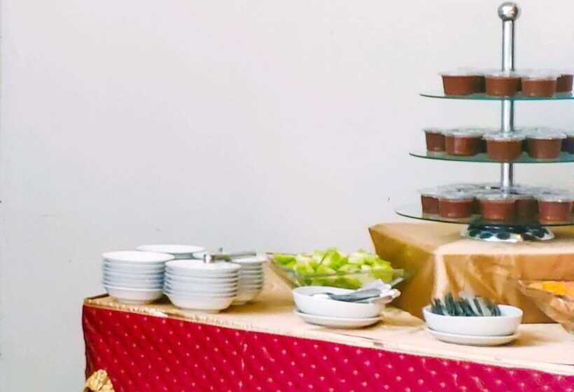 Le Premier Hotel Kota Deltamas