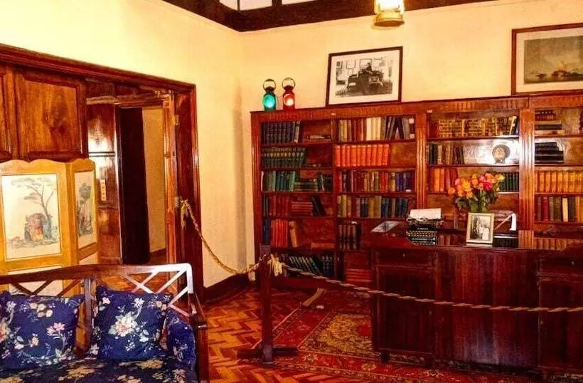 پانسیون Red Buffalo House