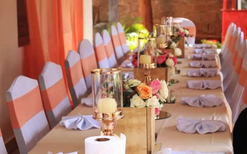 پانسیون Red Buffalo House