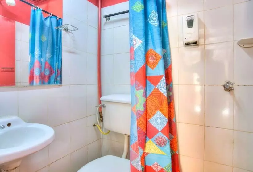 پانسیون Red Buffalo House