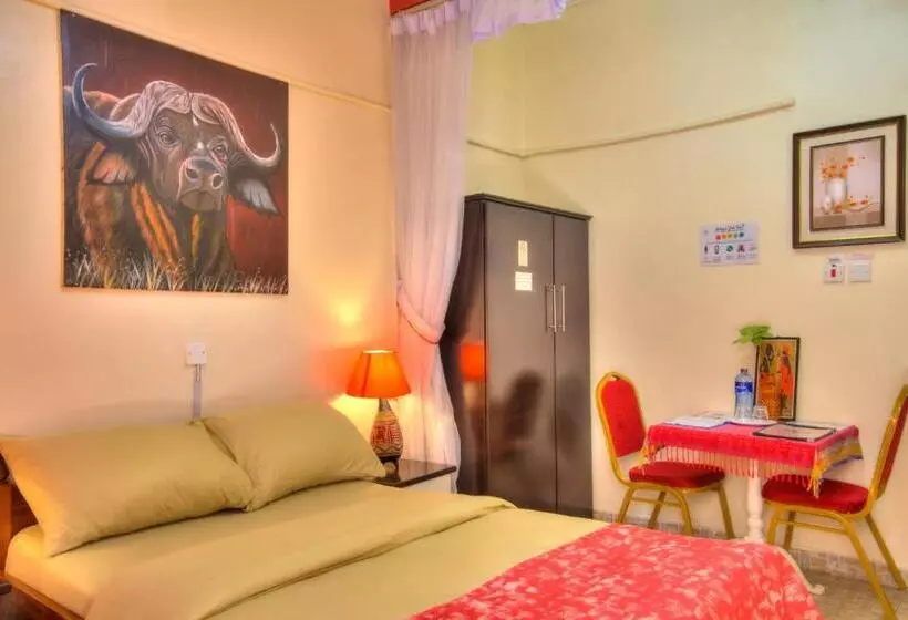 پانسیون Red Buffalo House