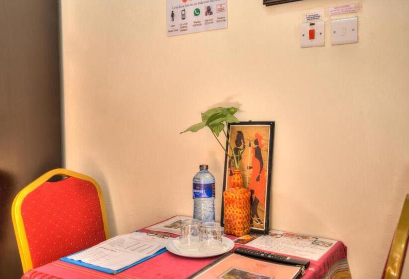 پانسیون Red Buffalo House