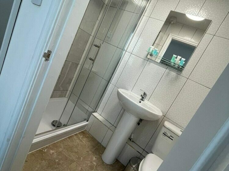 بنسيون Citystays Rooms With Free Parking