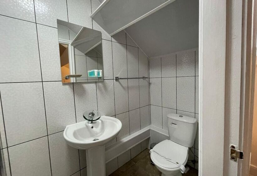 بنسيون Citystays Rooms With Free Parking