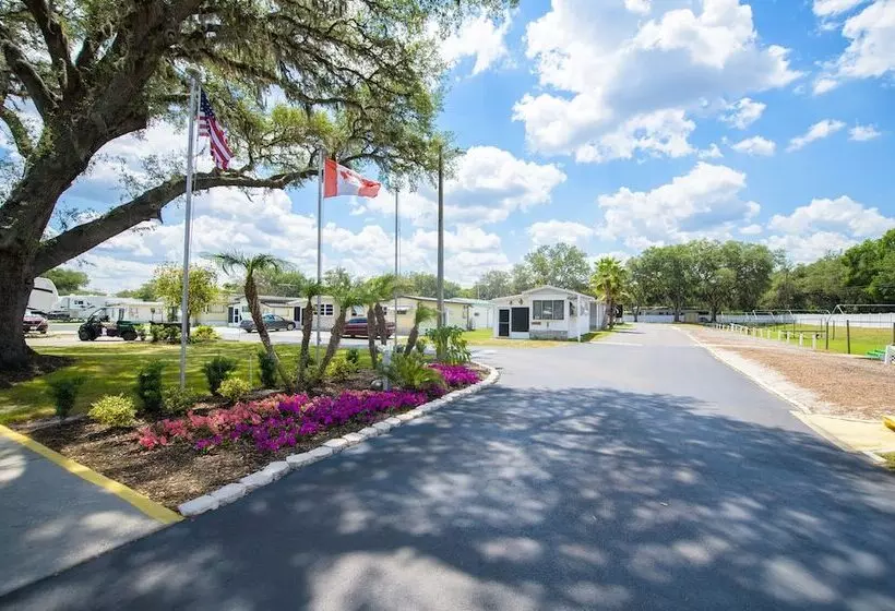 Lomakeskus Rainbow Village Of Zephyrhills