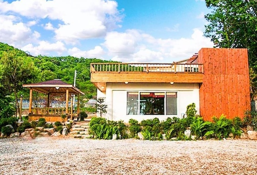 Ganghwado Noeulbit Meomuneunjip Pension