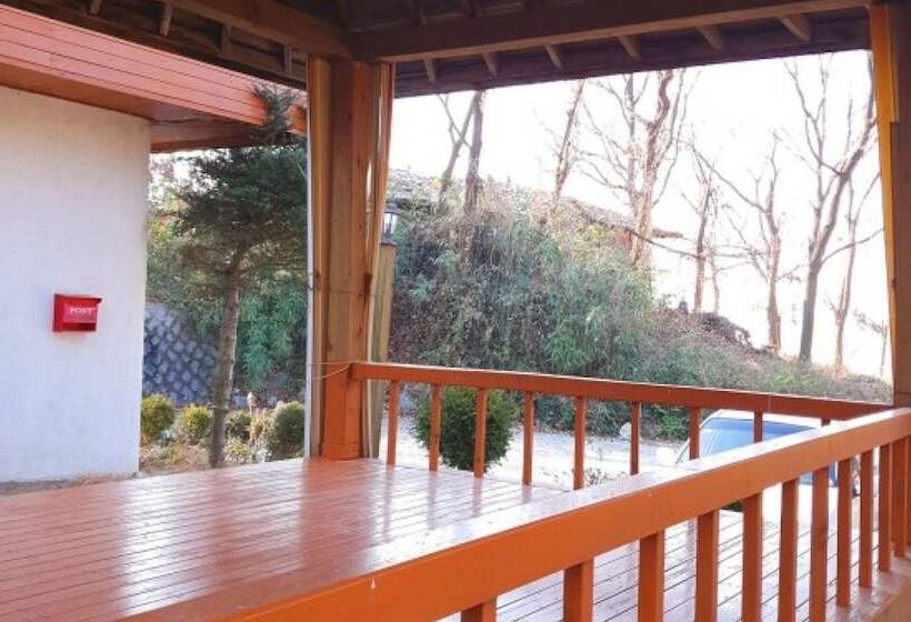 Ganghwado Noeulbit Meomuneunjip Pension