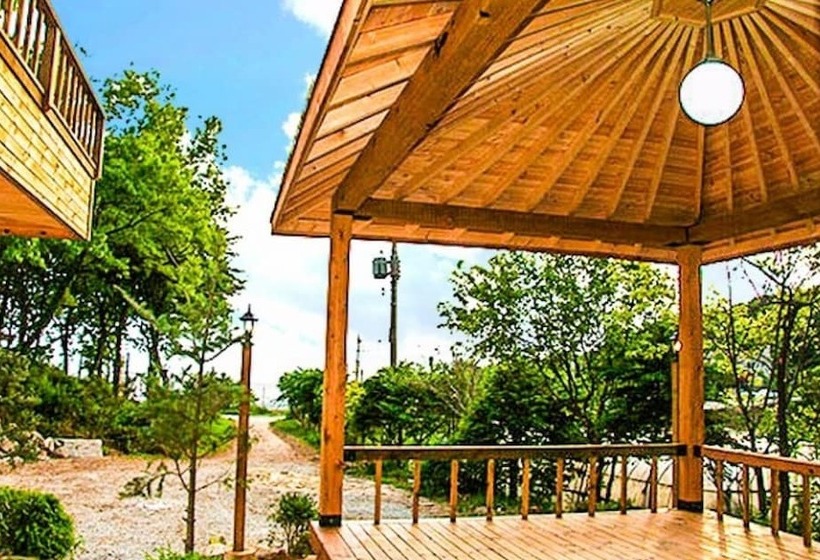 Ganghwado Noeulbit Meomuneunjip Pension