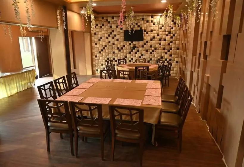 Hotelli Regency Square