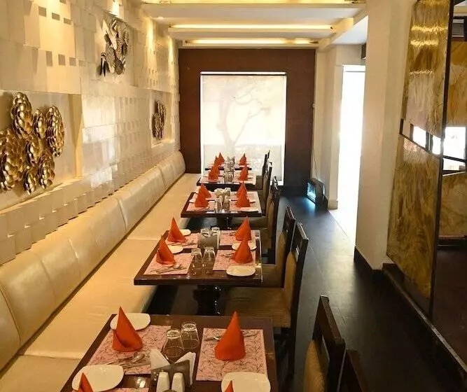 Hotelli Regency Square