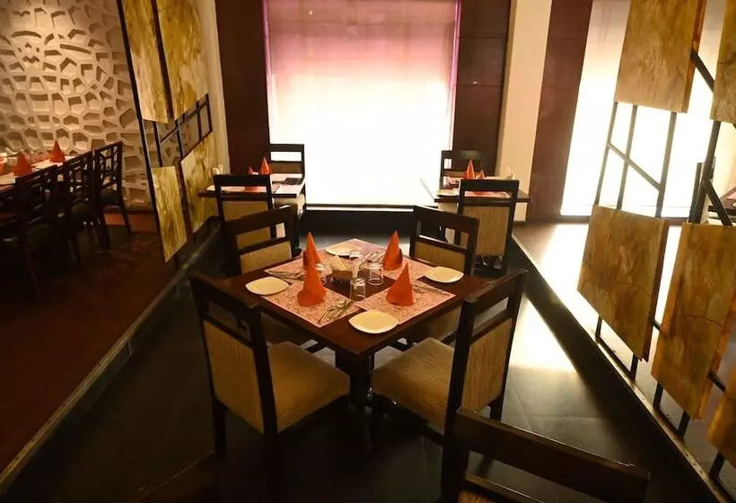 Hotelli Regency Square