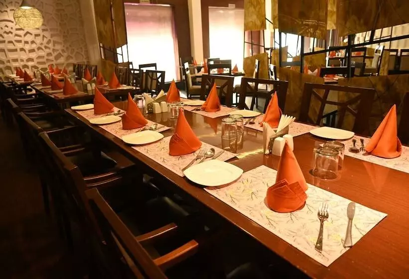 Hotelli Regency Square