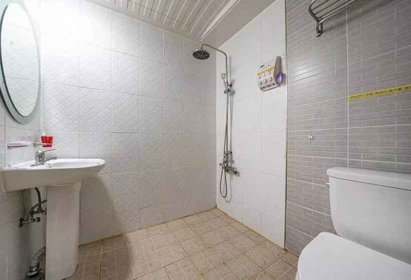 Daebudo Hue Motel