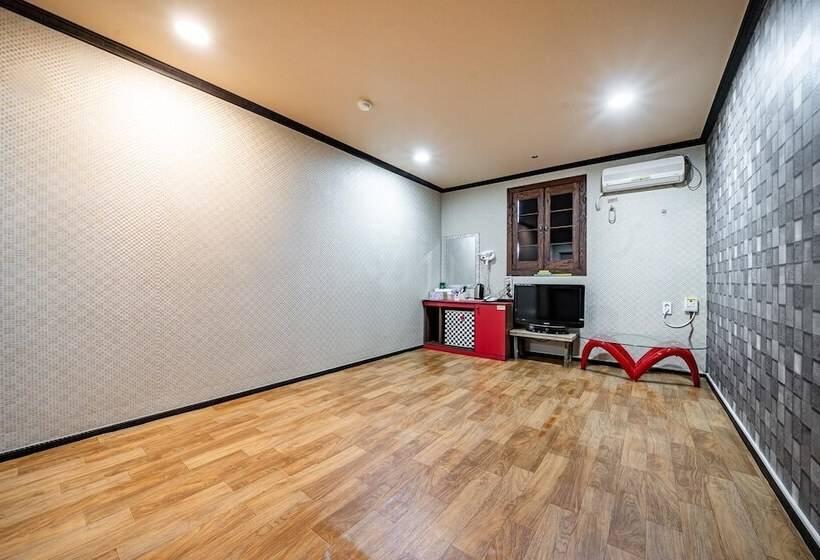 Daebudo Hue Motel