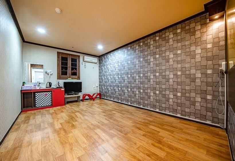 Daebudo Hue Motel