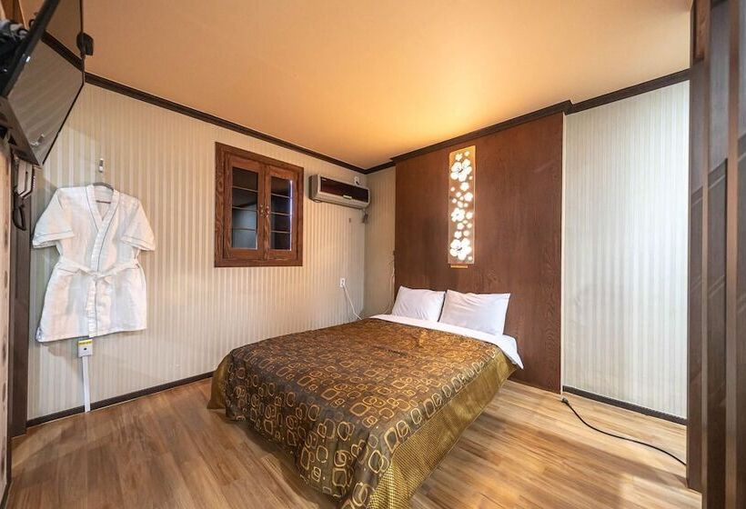 Daebudo Hue Motel