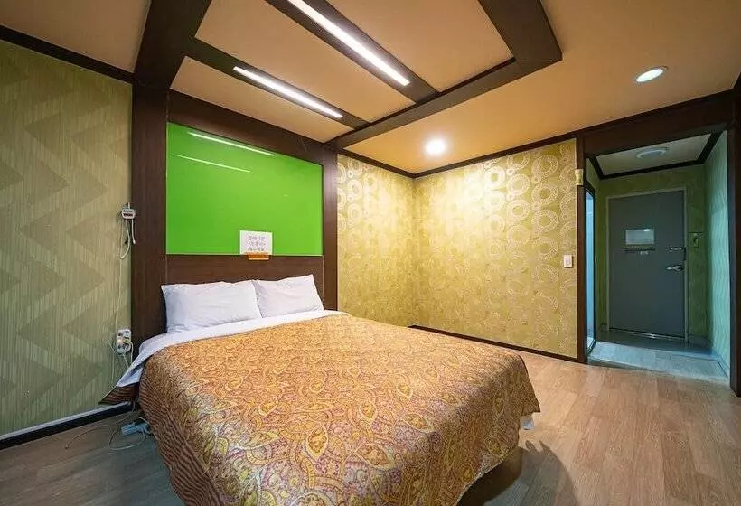 Daebudo Hue Motel