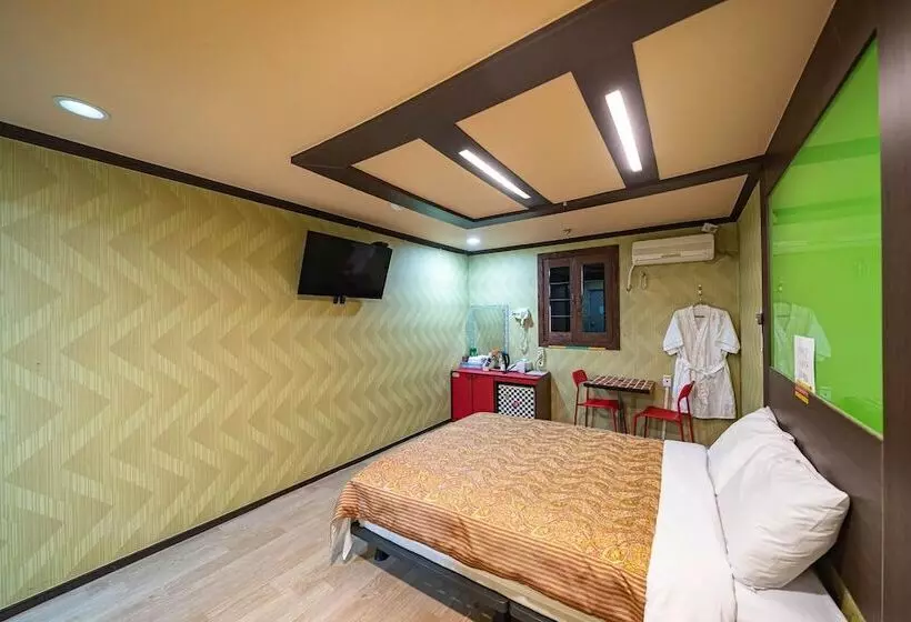 Daebudo Hue Motel