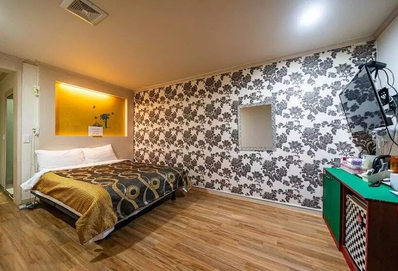 Daebudo Hue Motel