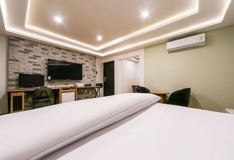 מוטל Daegu Dongdaegu Station Sweet