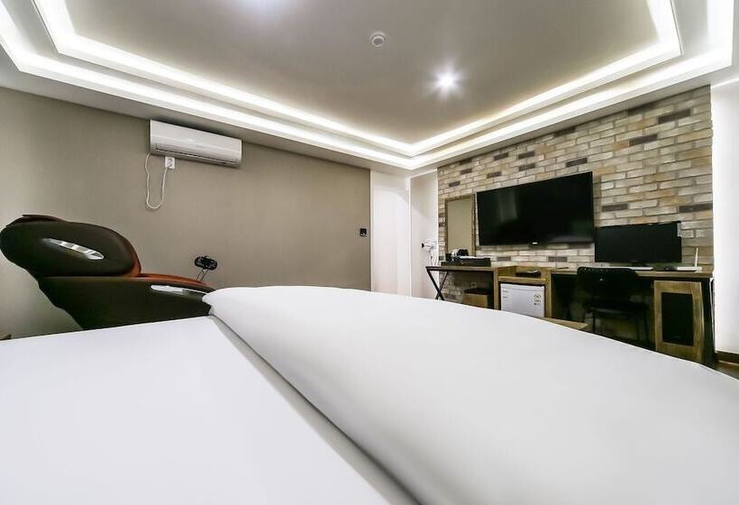 מוטל Daegu Dongdaegu Station Sweet