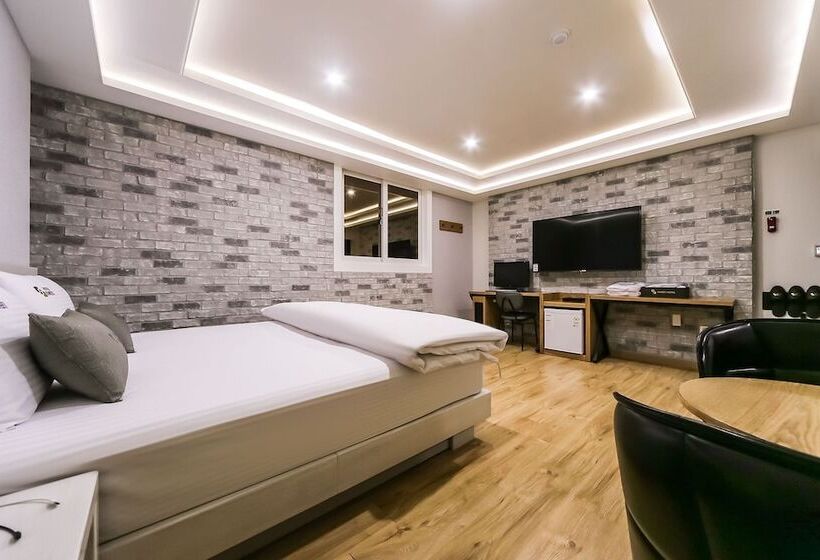 מוטל Daegu Dongdaegu Station Sweet