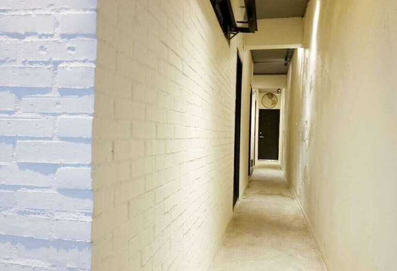 پانسیون Chi House