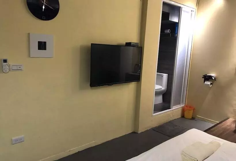 پانسیون Chi House