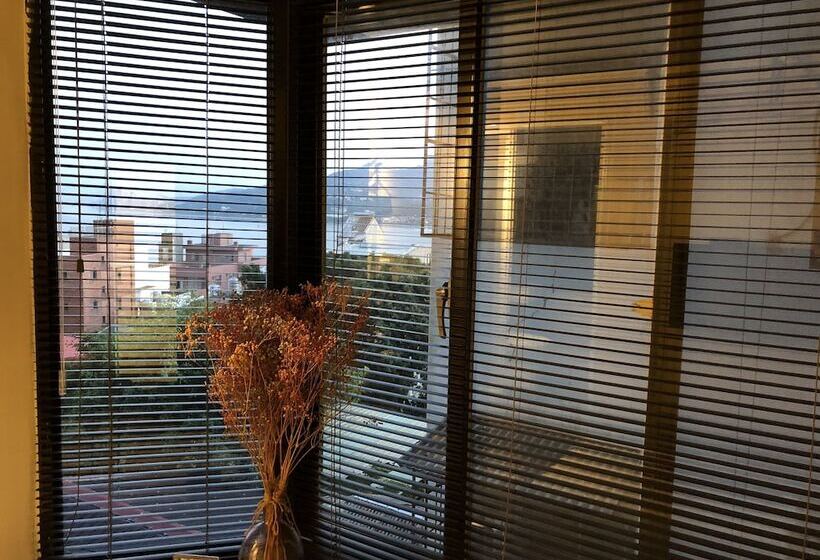 پانسیون Chi House