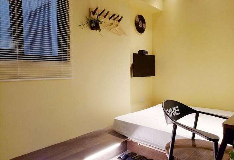 پانسیون Chi House