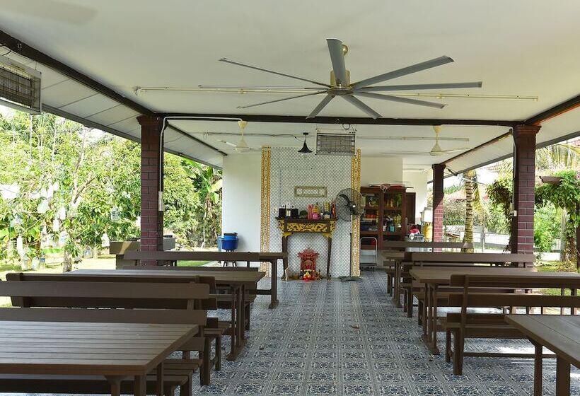 Hotel Capital O 90558 My Daddy Farm Chalet