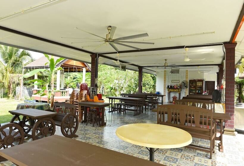 Hotel Capital O 90558 My Daddy Farm Chalet