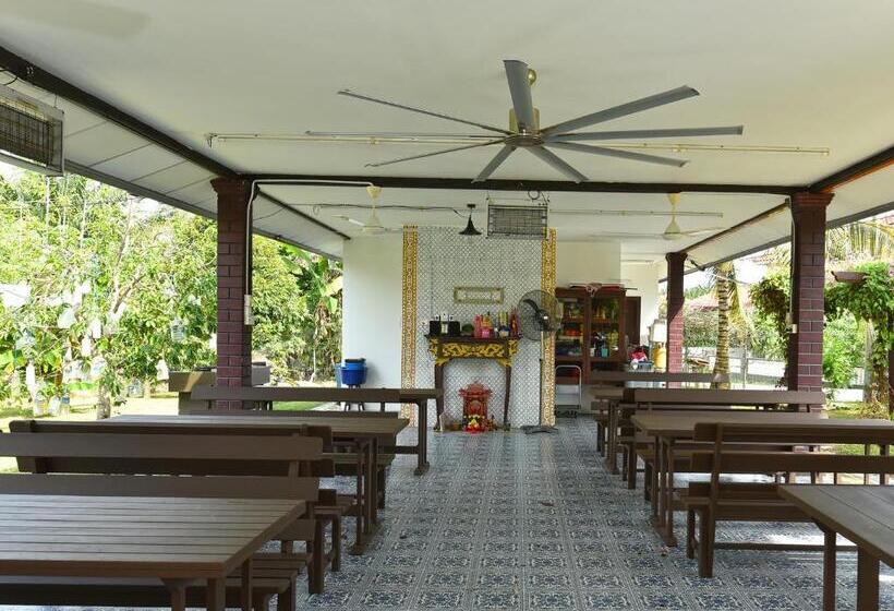 Hotel Capital O 90558 My Daddy Farm Chalet