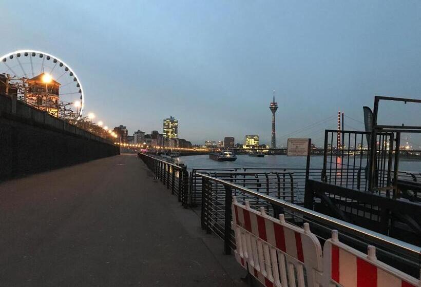 ホテル Viva Riverside Altstadt Düsseldorf