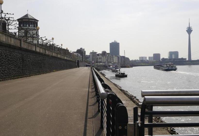 ホテル Viva Riverside Altstadt Düsseldorf