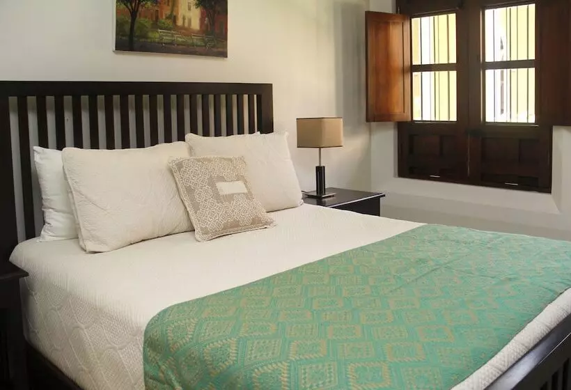 تختخواب و صبحانه Boutique By The Museo