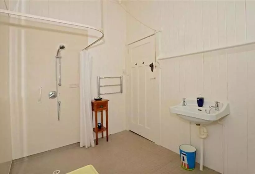 Bed and Breakfast Kauri Nest