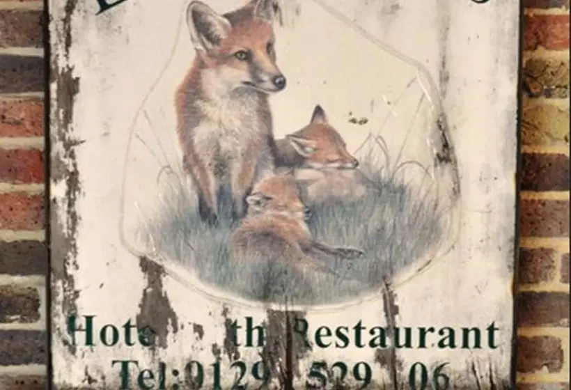 Bed and Breakfast Little Foxes Hotel & Gatwick Airport Parking