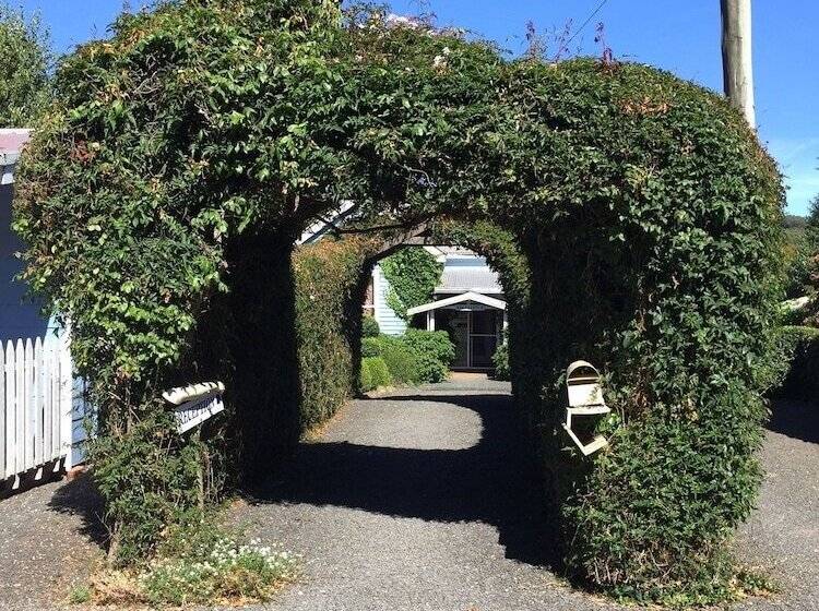 Boat Harbour Garden Cottages