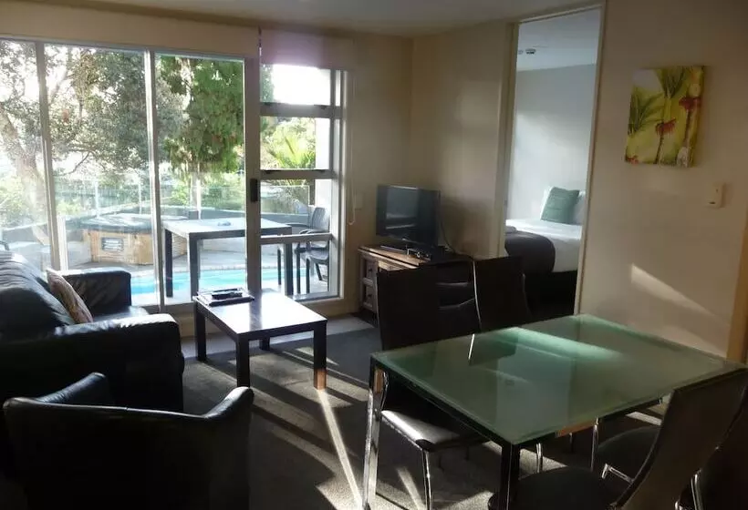 Esplanade Apartments