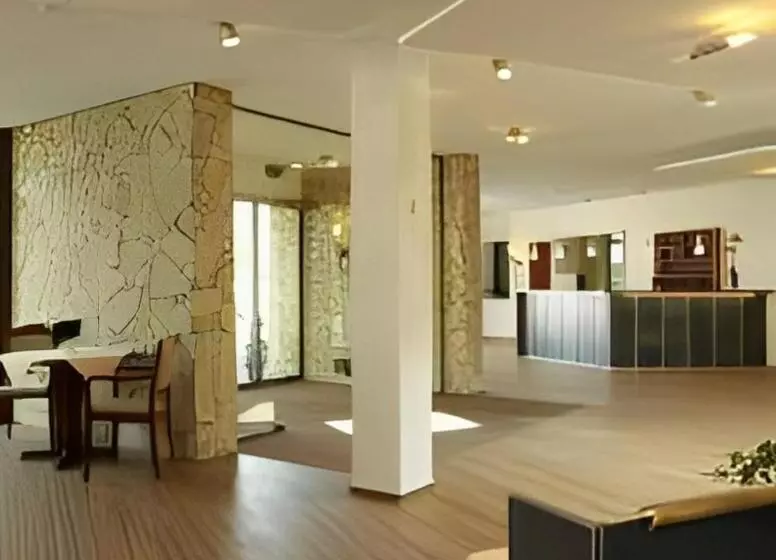 Balland S Hotel & Restaurant